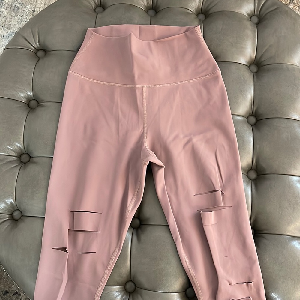 EUG Alo Yoga Warrior ripped full length leggings